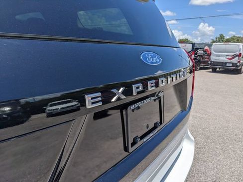 Used 2025 Ford Expedition XL AWD/4WD image 12