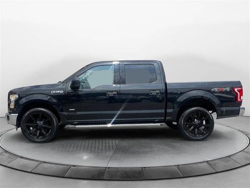 Used 2015 Ford F150 XLT image 2