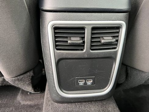 Used 2023 Dodge Charger SXT RWD image 13