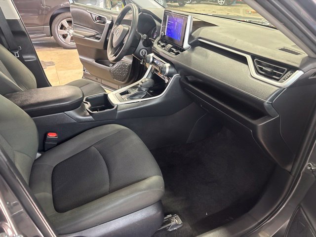 Used 2025 Toyota RAV4 LE AWD/4WD image 25