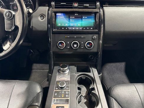 Used 2018 Land Rover Discovery SE image 74
