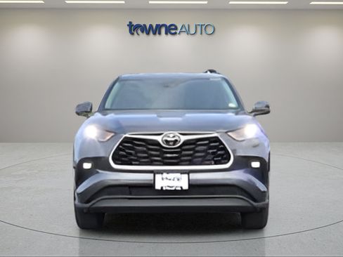Used 2023 Toyota Highlander LE FWD image 10