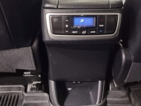 Used 2019 Toyota Highlander Limited image 40