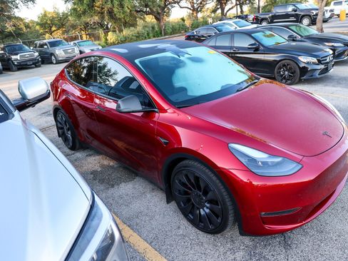 Used 2024 Tesla Model Y Performance AWD/4WD image 8