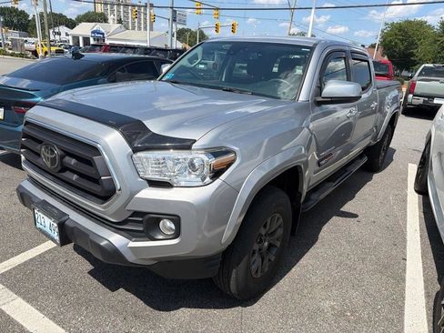 Used 2021 Toyota Tacoma SR5 AWD/4WD image 5