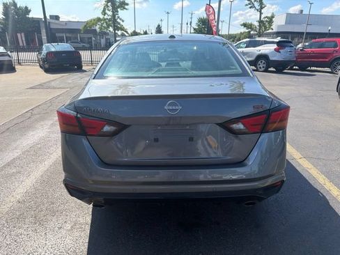 Used 2024 Nissan Altima 2.5 SR FWD image 6