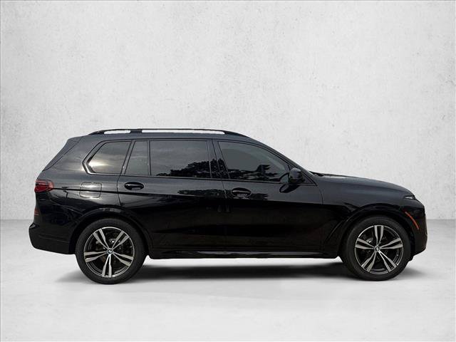 Used 2027 BMW X7 xDrive40i w/ M Sport Package AWD/4WD image 4