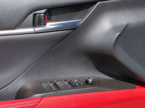 Used 2022 Toyota Camry XSE image 8