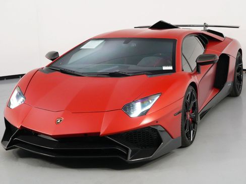 Used 2017 Lamborghini Aventador S image 47