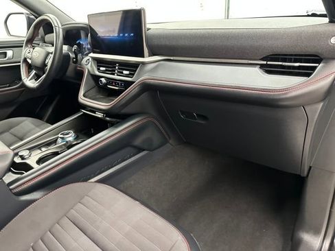 Used 2025 Ford Explorer ST-Line image 11