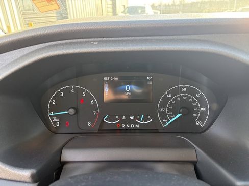 Used 2022 Ford Transit 350 XLT image 10