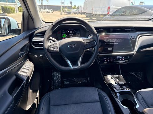 Used 2023 Chevrolet Bolt EUV Premier w/ Sun & Sound Package FWD image 13