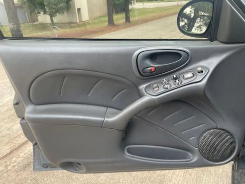 Used 2004 Pontiac Grand Am SE FWD image 16