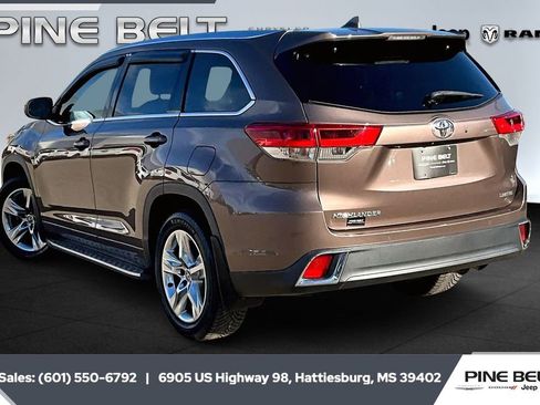 Used 2019 Toyota Highlander Limited image 2