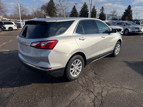 Used 2020 Chevrolet Equinox LT w/ Driver Convenience Package image 10