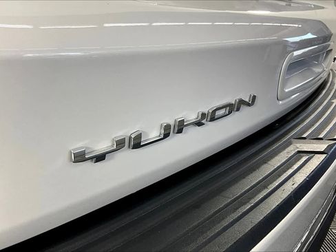 Used 2023 GMC Yukon XL SLT image 29