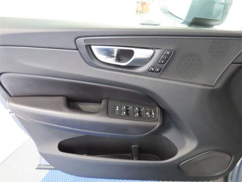 Used 2023 Volvo XC60 B5 Plus AWD/4WD image 27