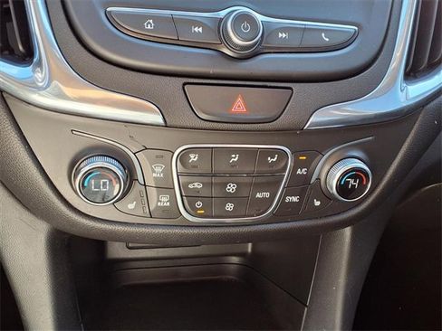 Used 2020 Chevrolet Equinox LT w/ Driver Convenience Package image 28