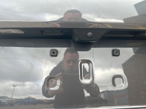 Used 2024 Jeep Grand Cherokee Limited image 9