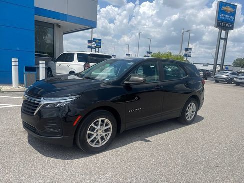 Used 2022 Chevrolet Equinox LS FWD image 1