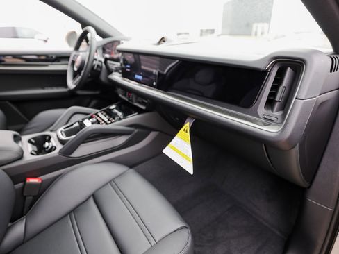 New 2026 Porsche Cayenne E-Hybrid Coupe image 29