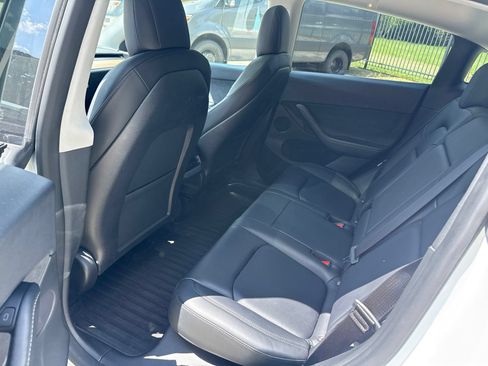Used 2022 Tesla Model Y Performance AWD/4WD image 10
