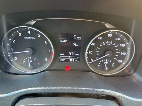 Used 2017 Hyundai Elantra SE image 26