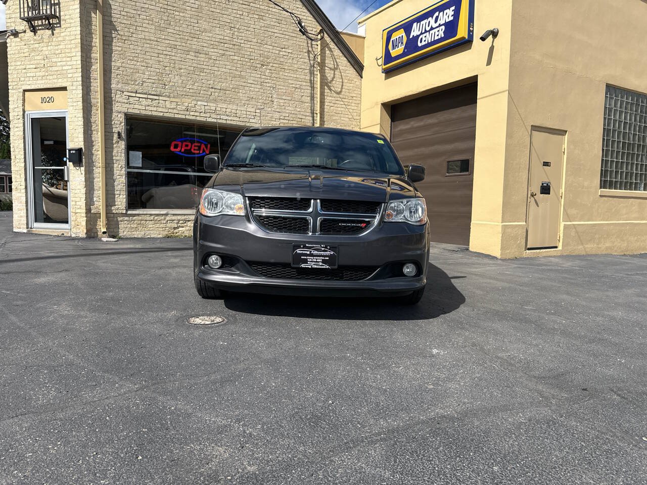 Used 2017 Dodge Grand Caravan SXT FWD image 6