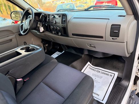 Used 2010 Chevrolet Silverado 1500 W/T image 14