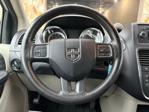 Used 2012 Dodge Grand Caravan American Value Package image 23