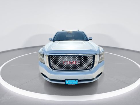 Used 2017 GMC Yukon XL Denali w/ Open Road Package AWD/4WD image 3