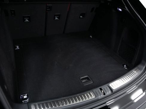 Certified 2025 Porsche Macan image 32