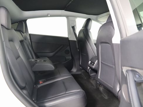 Used 2022 Tesla Model Y Performance image 15