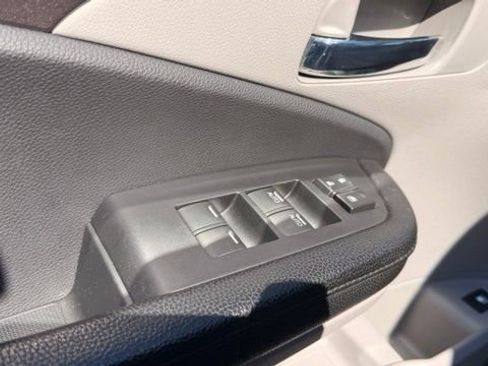 Used 2018 Honda Pilot EX image 9