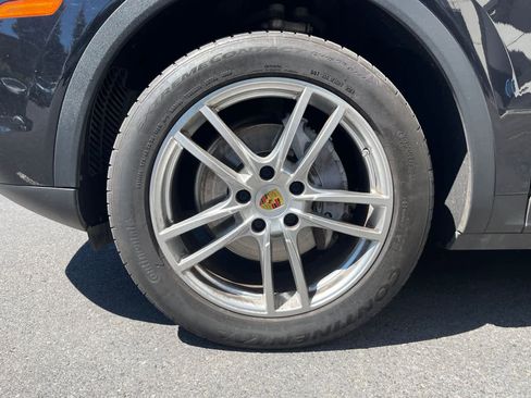 Used 2019 Porsche Cayenne AWD/4WD image 15