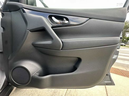 Used 2020 Nissan Rogue SL image 21