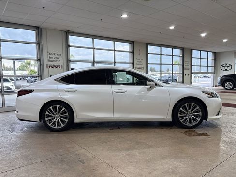 Used 2021 Lexus ES 350 w/ Premium Package FWD image 3