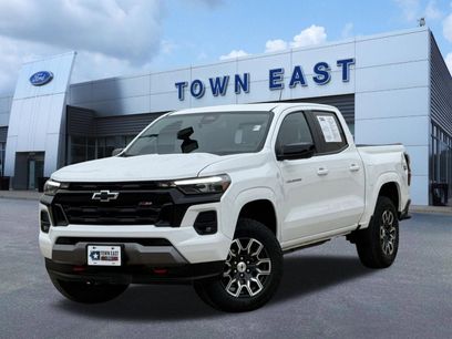 Used 2024 Chevrolet Colorado Z71 w/ Z71 Convenience Package 2