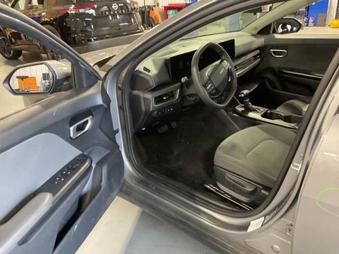 Used 2025 Kia K4 LXS image 8