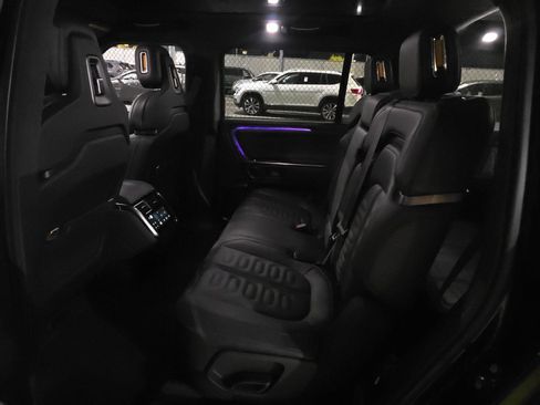 Used 2022 Rivian R1S Launch Edition image 11