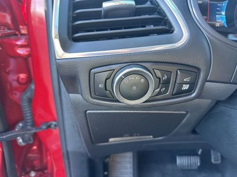 Used 2024 Ford Edge Titanium image 13