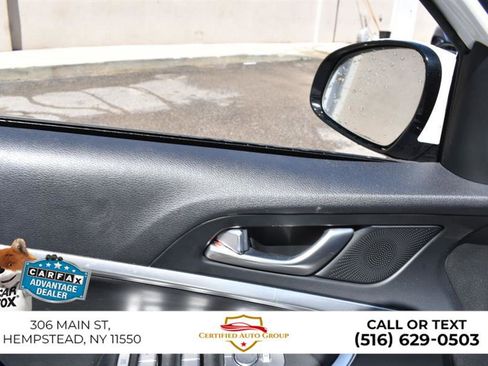 Used 2025 Genesis G70 2.5T image 13