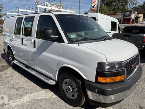 Used 2018 GMC Savana 2500 w/ Driver Convenience Package RWD image 3