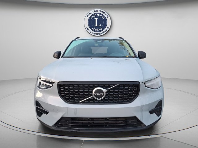 Certified 2024 Volvo XC40 B5 Core AWD/4WD image 6