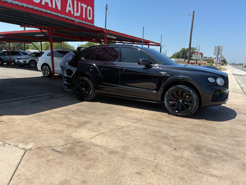 Used 2021 Bentley Bentayga AWD/4WD image 33