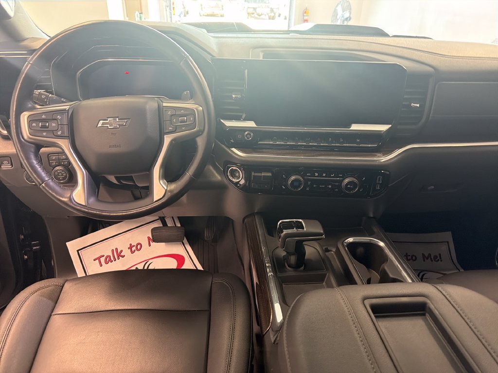 Used 2022 Chevrolet Silverado 1500 LT Trail Boss w/ LT Trail Boss Premium Package AWD/4WD image 17