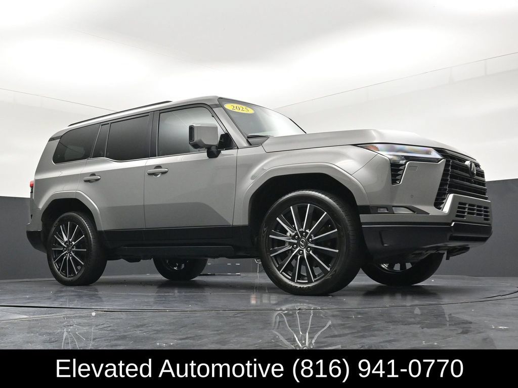 Used 2025 Lexus GX 550 w/ Accessory Package (2T) AWD/4WD image 35