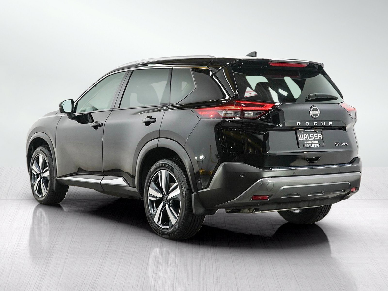 Used 2023 Nissan Rogue SL w/ SL Premium Package AWD/4WD image 3