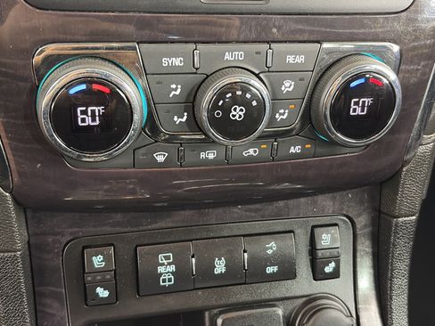 Used 2017 Buick Enclave Premium AWD/4WD image 25