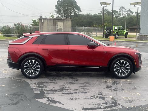 Used 2024 Cadillac Lyriq Sport RWD image 12